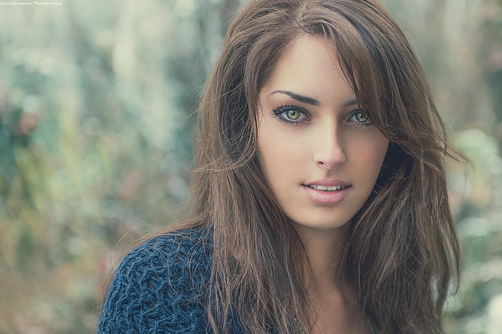 women's blue top, model, brunette, looking at viewer, depth of field, HD wallpaper