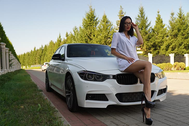 BMW X4 Concept Poses Pre-Debut in New Photos | AutoGuide.com