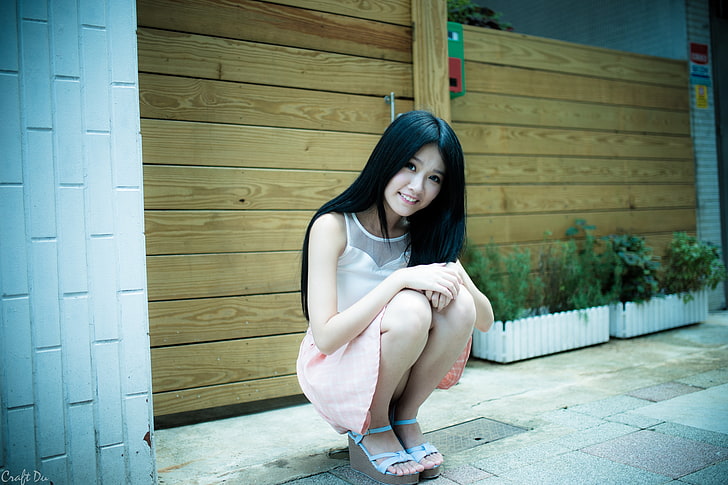 women, looking at viewer, wedge shoes, Asian, squatting, black hair