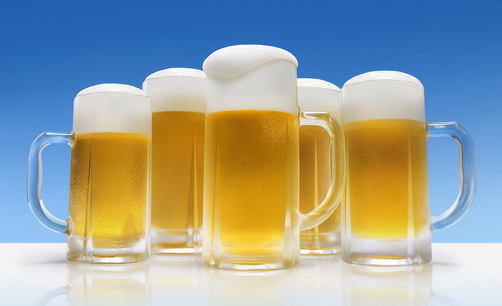 clear beer mug lot, table, beer - Alcohol, lager, frothy Drink, HD wallpaper
