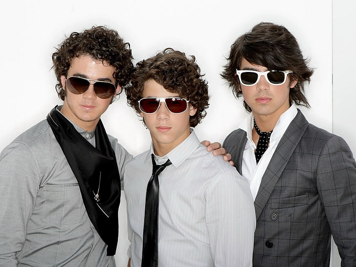 Jonas Brothers, joe jonas, actor, celebrity, stylish, suit, boys, HD wallpaper