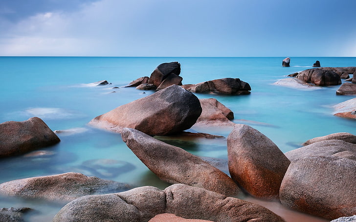 brown stone, sea, stones, water, smooth surface, beach, nature, HD wallpaper