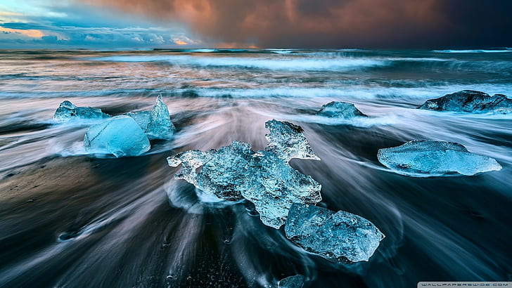 Với hình nền bãi biển Iceland, bạn sẽ bay như bướm trong không gian thoáng đãng và tuyệt đẹp, cảm giác như đang trực tiếp đứng trên bãi biển độc đáo của Iceland. Hãy để hình nền này giúp bạn giải tỏa căng thẳng và thư giãn sau những giờ làm việc căng thẳng.