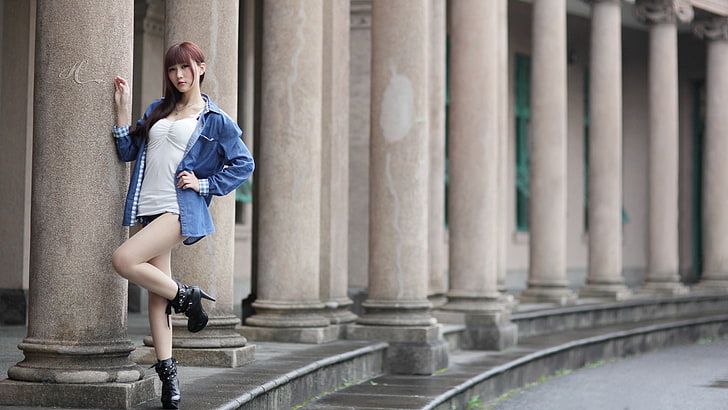 Ji Xin Qiao, Asian, women, redhead, long hair, standing, jean shorts, HD wallpaper