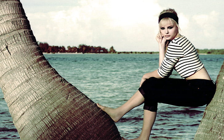 Chloe Moretz InStyle HD, women's black and white stripe 3/4 sleeve crop top,black pants, HD wallpaper