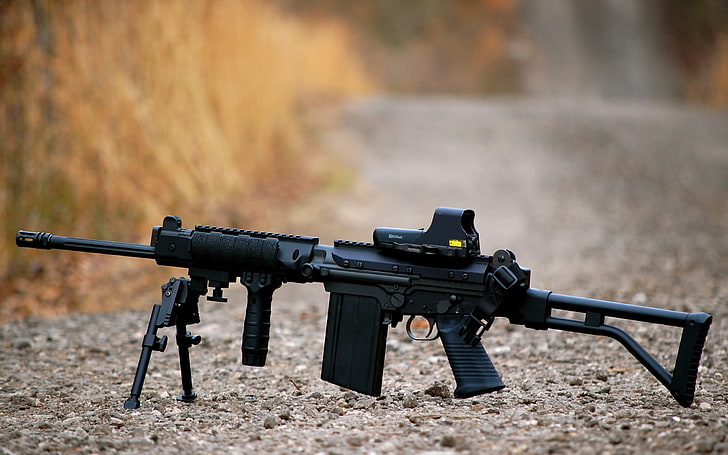 Assault Rifle On Land, black assault rifle with scope, War & Army, HD wallpaper