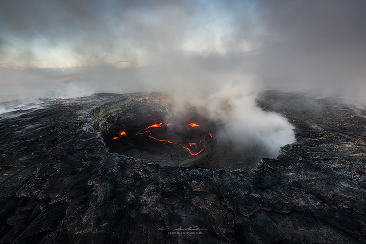 volcano, lava, Hawaii, crater, island, smoke, rocks, Tom Kualii, HD wallpaper