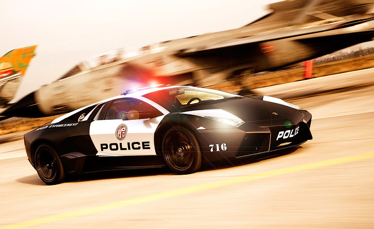 Need For Speed Hot Pursuit, white and black Lamborghini Gallardo police car