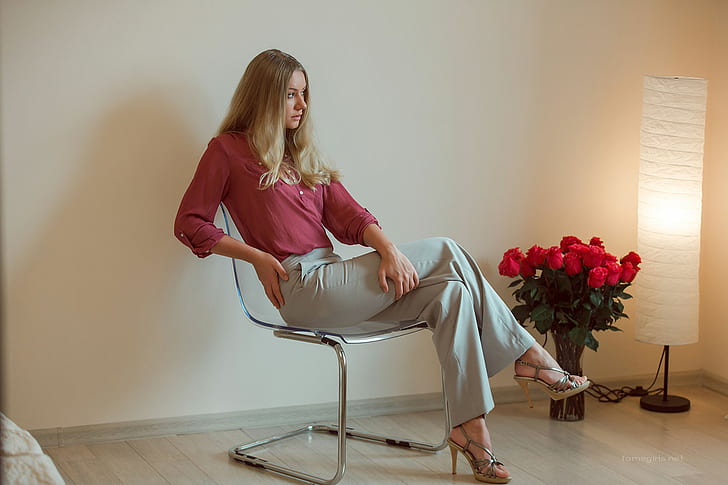 Ella F, model, women, looking into the distance, sitting, famegirls.net, HD wallpaper