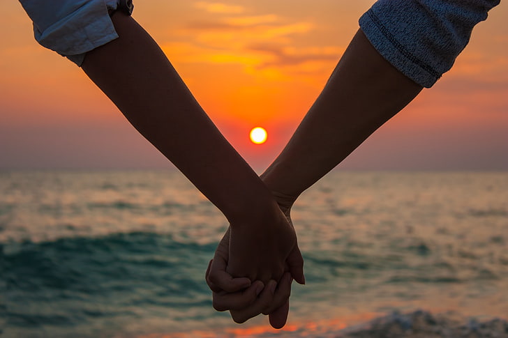 two person holding hands, sea, love, sunset, nature, beach, vacations, HD wallpaper