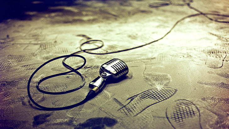 microphone, on the floor, dust