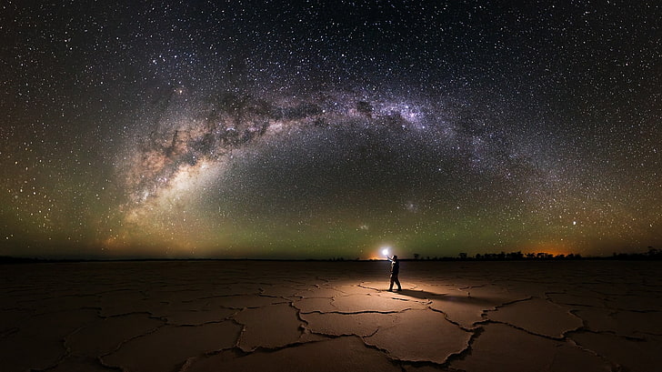 man standing near green sky, nature, landscape, salt lakes, Milky Way, HD wallpaper