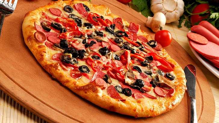 baked pepperoni pizza, food, baked goods, meat, cheese, tomato