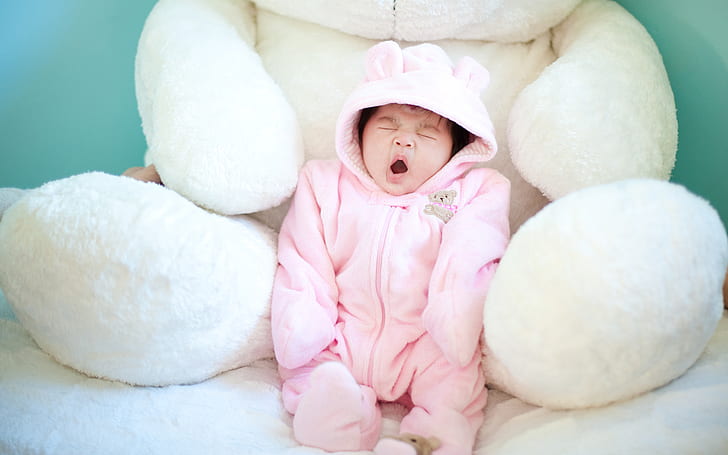 Cute Baby Yawning, baby's pink hoodie, HD wallpaper
