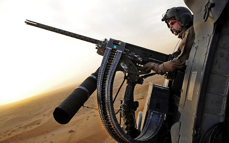 black heavy machine gun, Weapons, Soldier, one person, headwear, HD wallpaper