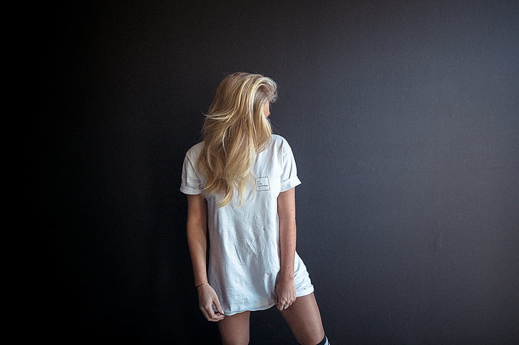 women's white t-shirt, model, blonde, dark background, legs, Lennart Bader