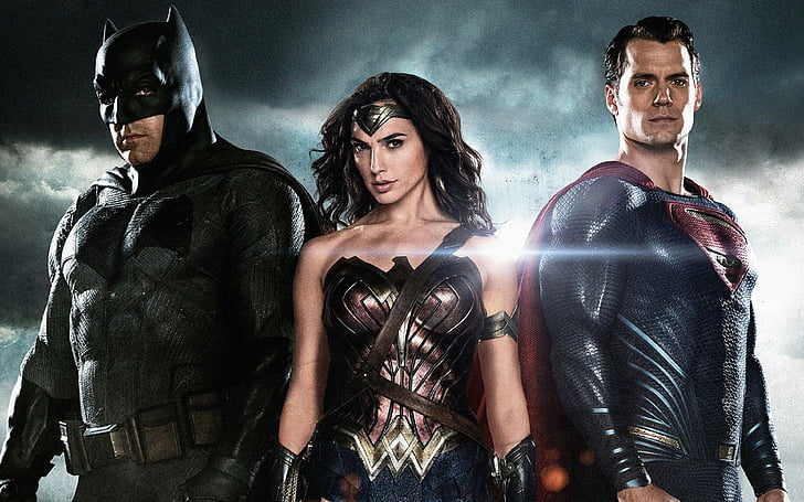Superman, Wonder Woman, and Batman standing side-by-side, Batman v Superman: Dawn of Justice