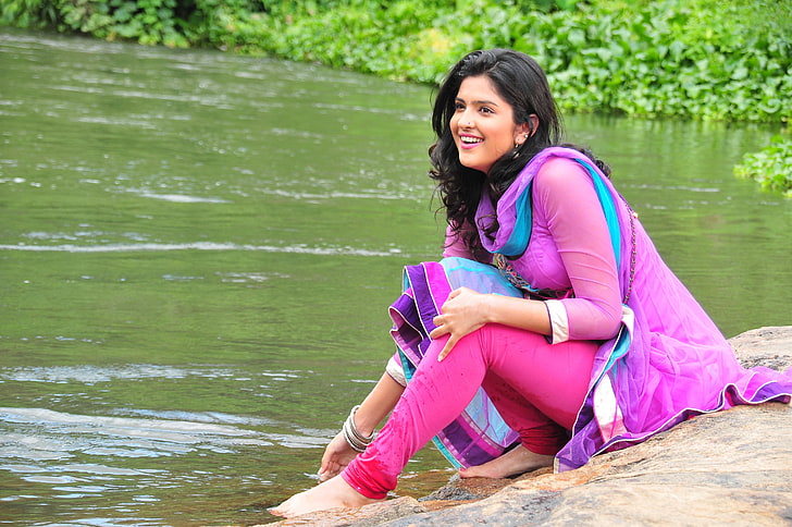 women's purple and pink salwar dress, actress, deeksha, indian, HD wallpaper