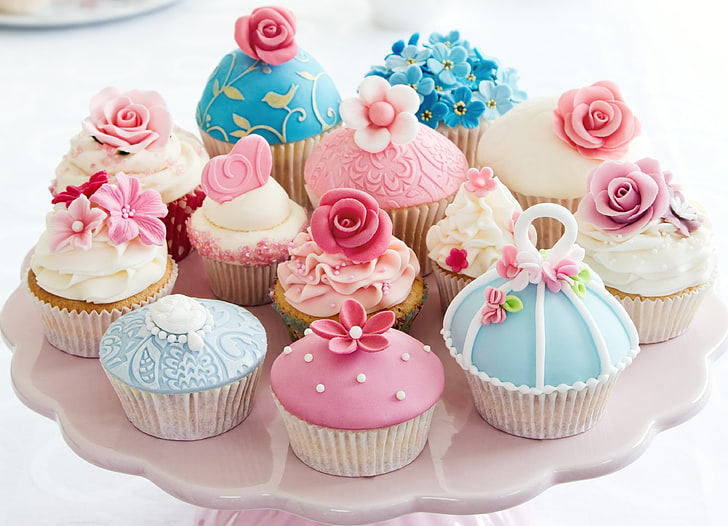 assorted-color icing-cover cupcake lot, flowers, form, heart, HD wallpaper
