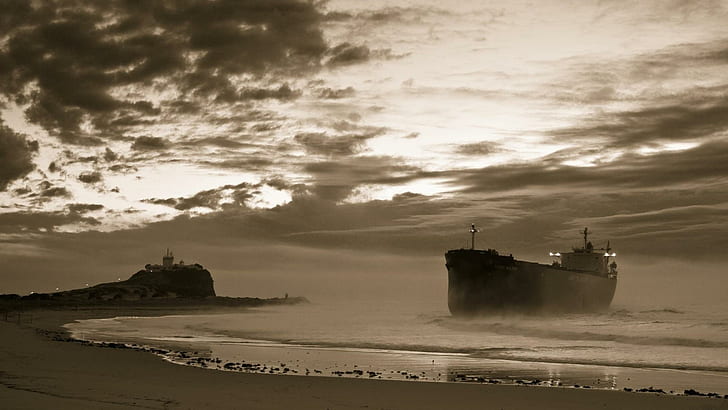 Tanker Ship Stuck In The Shallow Sea, grey cruise ship, beach, HD wallpaper
