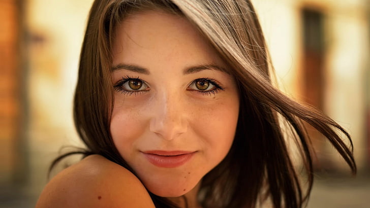 woman's face, shallow focus photography of a woman with brown hair