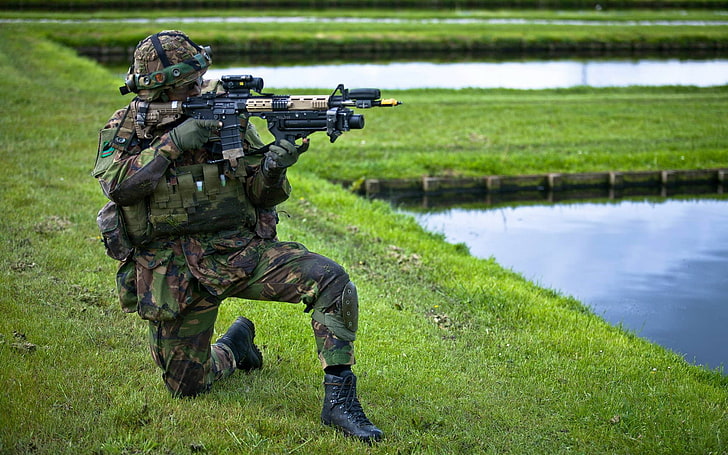 Royal Netherlands Army Soldiers, man holding black rifle, War & Army