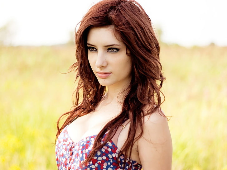 women's red and blue floral spaghetti strap top, Susan Coffey, HD wallpaper