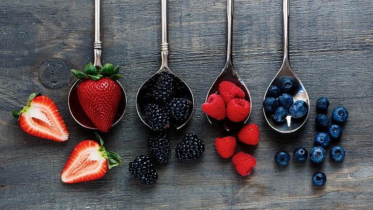 fruit, food, blackberries, spoons, raspberries, blueberries