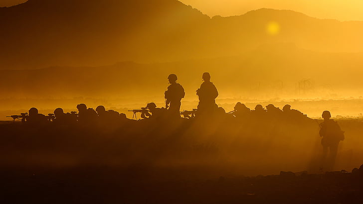 silhouette of soldiers holding rifles during sunrise, Female Marines, HD wallpaper