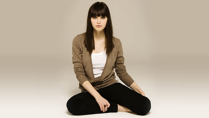 Felicity Jones, actress, women, green eyes, one person, sitting, HD wallpaper