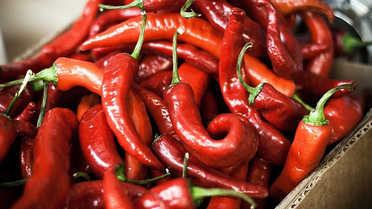 red hot peppers with box, food, chilli peppers, food and drink, HD wallpaper