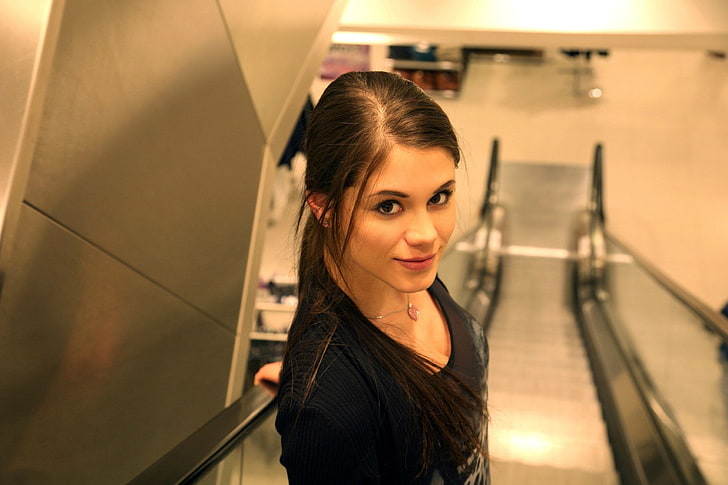 brunette, Markéta Stroblová, smiling, young adult, portrait, HD wallpaper