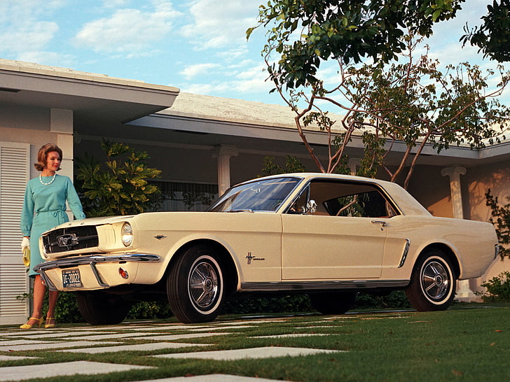 Hd Wallpaper Beige Ford Mustang Coupe Cream Woman The American Dream Zhenshina Wallpaper Flare