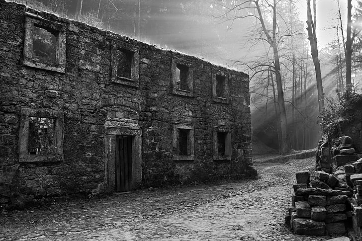 photography, monochrome, old building, sun rays, abandoned