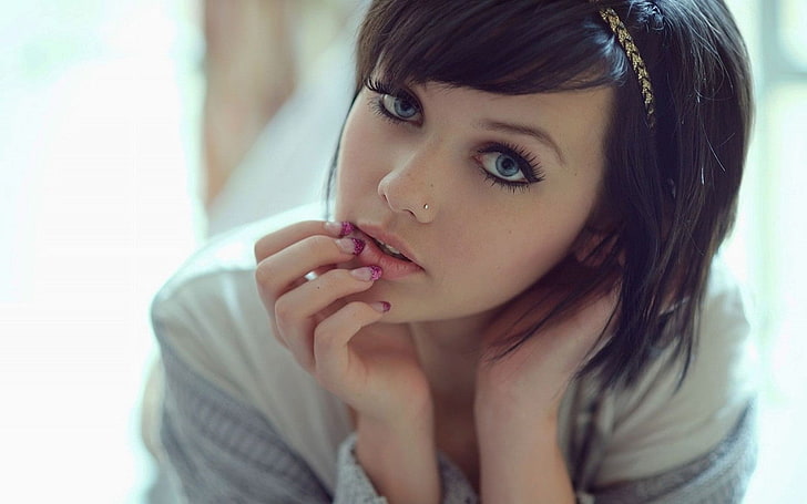simple background, Melissa Clarke, pierced nose, blue eyes