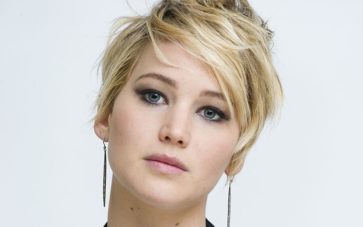 Jennifer Lawrence, women, actress, face, green eyes, short hair