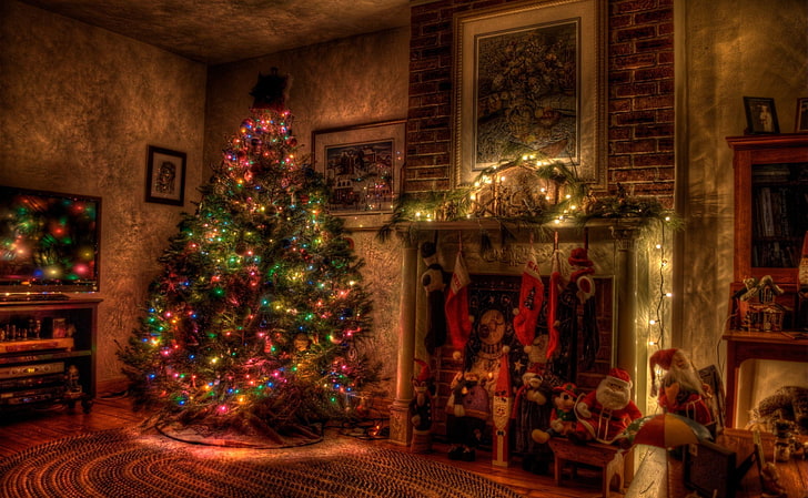 green Christmas tree, holiday, garland, fireplace, toys, stockings, HD wallpaper