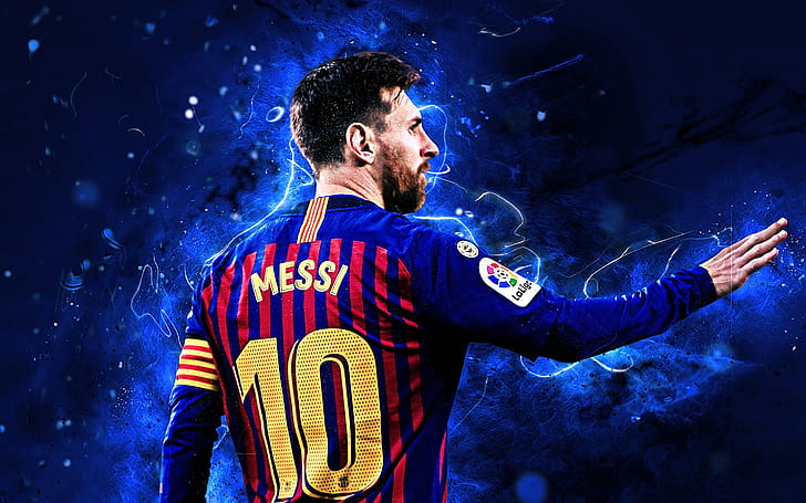 Cùng tận hưởng sự tinh tế và chất lượng của những hình nền bóng đá Lionel Messi HD vô cùng sắc nét và chân thực, giúp bạn truyền tải tốt nhất tinh thần yêu mến và hâm mộ cho anh chàng này.