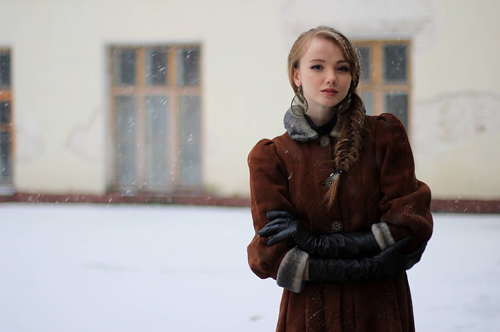 Olesya Kharitonova, model, redhead, women, outdoors, coats