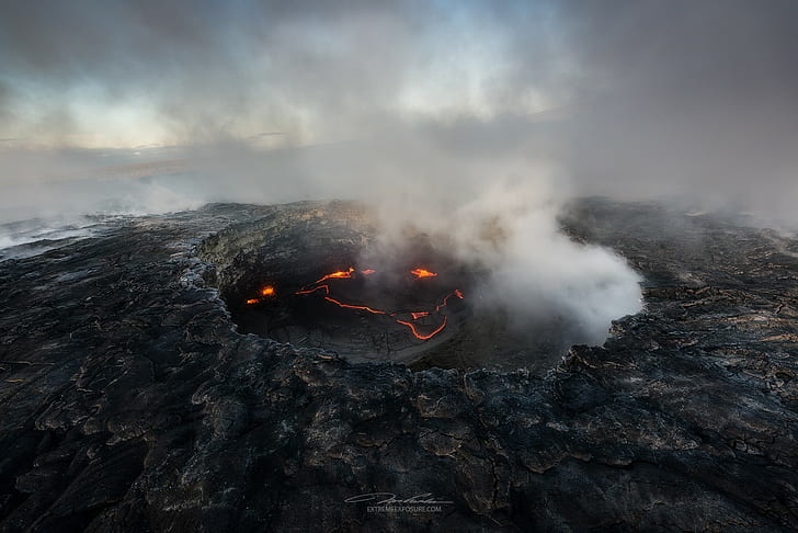 tom kualii volcano lava hawaii crater island smoke rocks