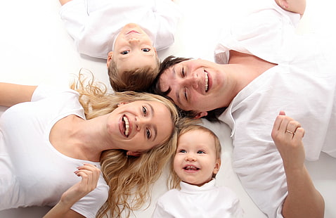 HD wallpaper: women's white V-neck cap-sleeved shirt, mom, dad, kids, smile  | Wallpaper Flare