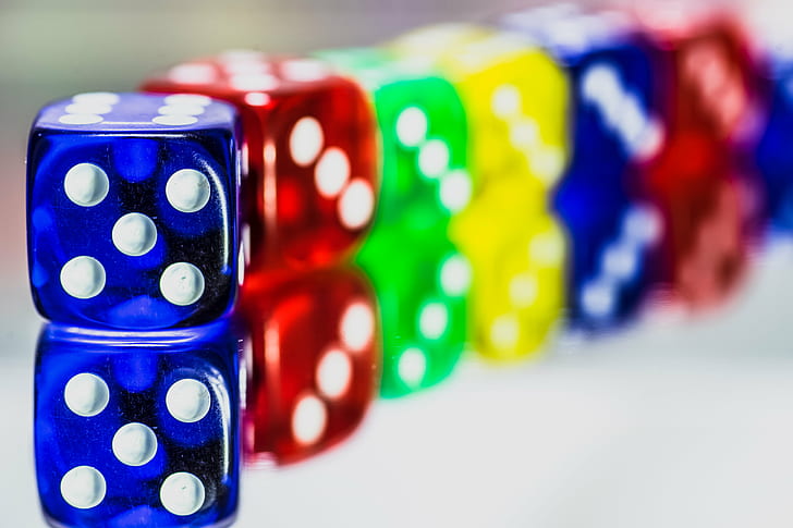 selective focus in row of six dice, Dices, mirror, Tamron, 90mm, HD wallpaper