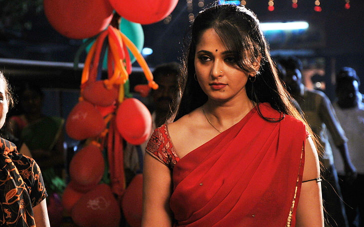 HD wallpaper: Anushka in Vaanam, real people, focus on foreground,  lifestyles | Wallpaper Flare