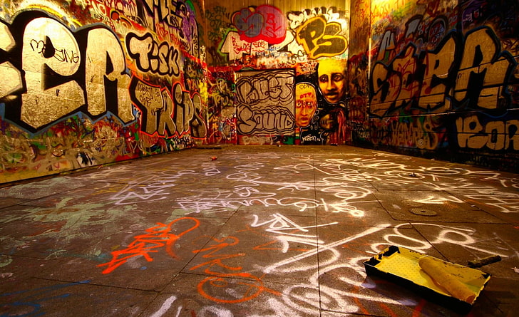 Graffiti Room, multicolored graffiti walls, Artistic, art and craft