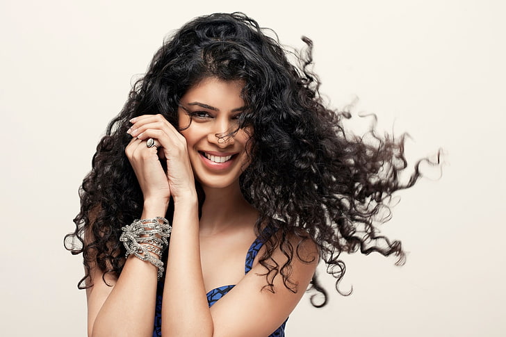 tina desai desktop  hd  download, hairstyle, curly hair, one person, HD wallpaper