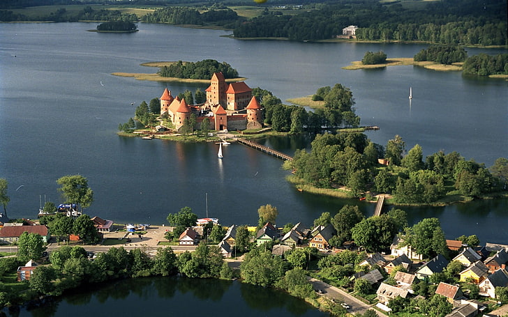 beige and red castle near body of water, Lithuania, lake, Trakai, HD wallpaper