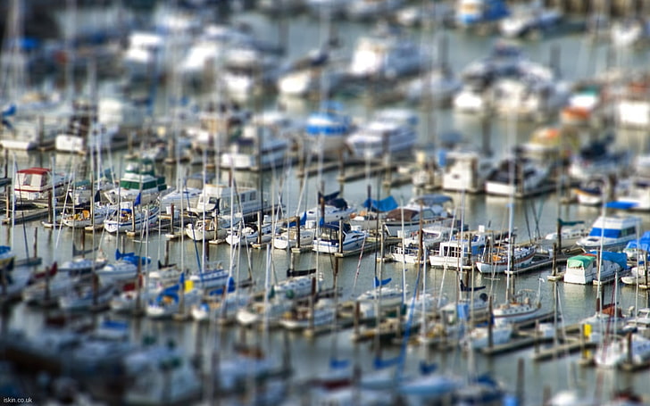 parked yacht miniature, selective focus photography of yachts, HD wallpaper