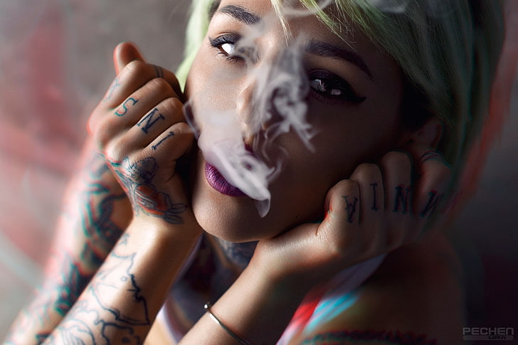 text hand tattoo, Anuta Bessonova, women, face, smoke, Ura Pechen