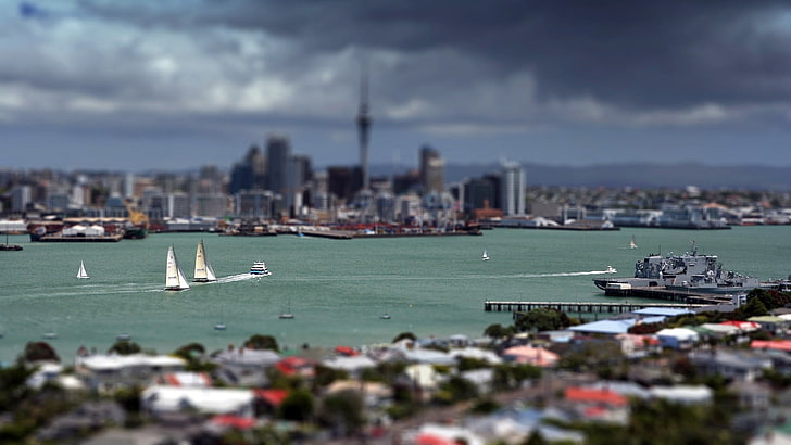 city escape, view of buildings and body of water, tilt shift, HD wallpaper