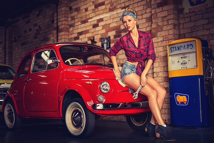 red FIAT 500 3-door hatchback, Girl, key, blonde, column, car, HD wallpaper